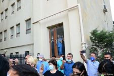 Бахрам Багирзаде выписан из больницы и вернулся домой (ФОТО)