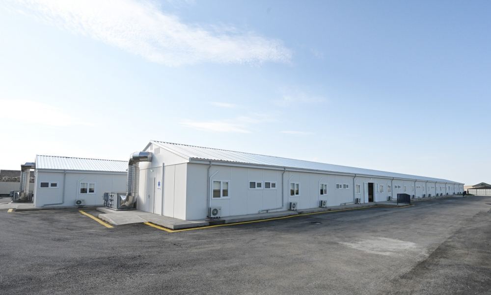 Президент Ильхам Алиев принял участие в открытии в Гобустане больницы модульного типа для лечения больных коронавирусом (ФОТО) (версия 2)