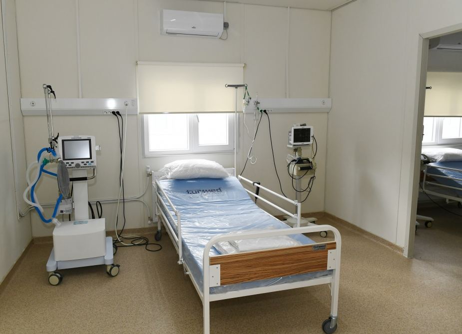 Президент Ильхам Алиев ознакомился с условиями, созданными в больнице модульного типа в Шеки (ФОТО)