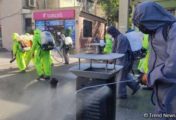 В Баку проводится масштабная дезинфекция (ФОТО)