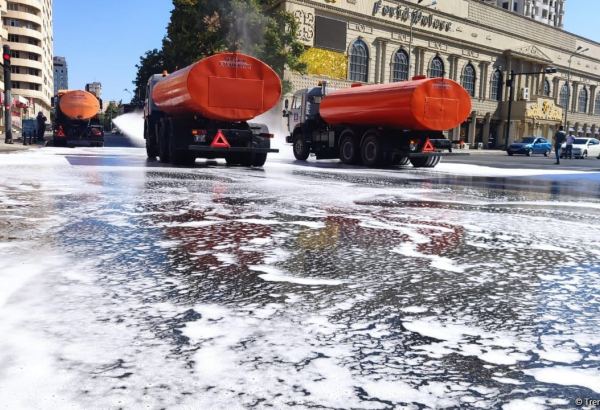 В Баку проводится очередная масштабная дезинфекция (ФОТО/ВИДЕО)