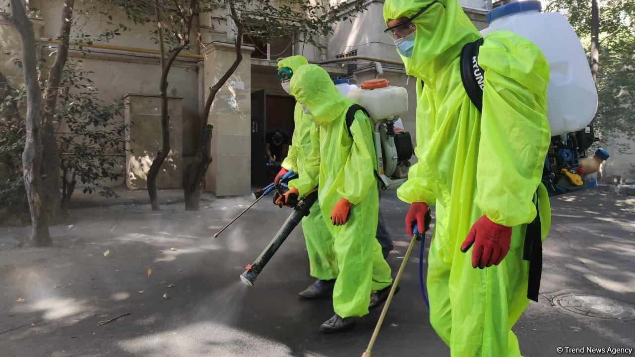 В Баку проводится масштабная дезинфекция (ФОТО)