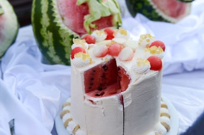 День арбуза в Азербайджане – ягода в 119 кг, соревнование по разбиванию арбузов головой (ВИДЕО, ФОТО)