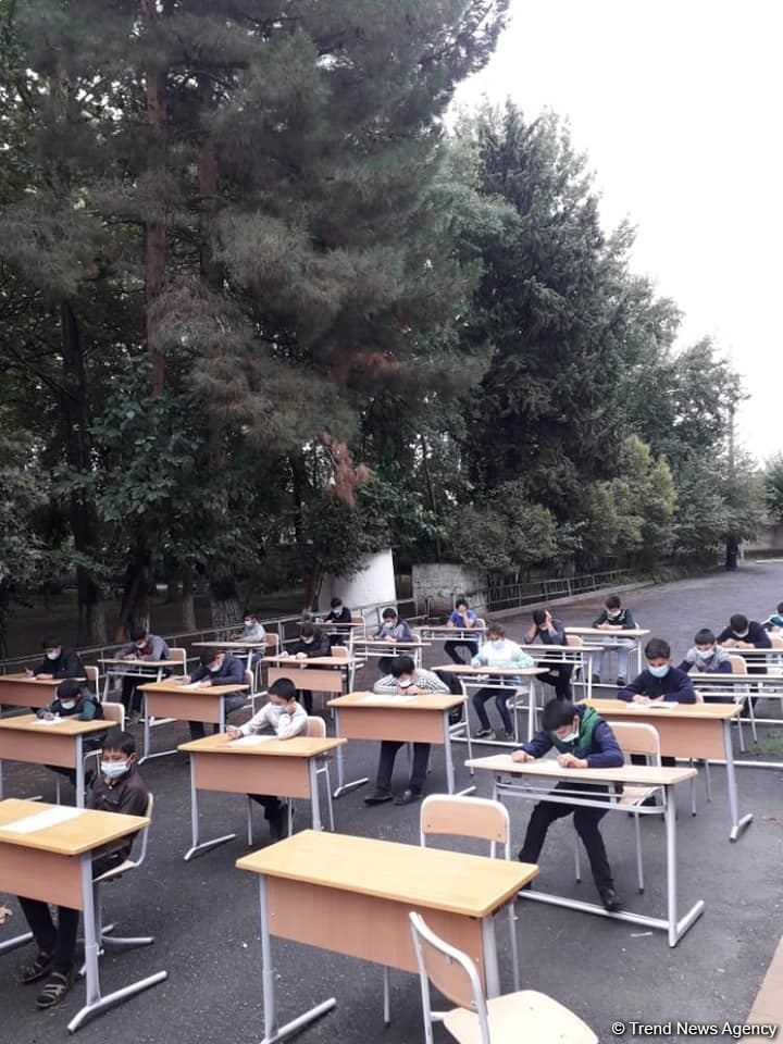 В Агсу прошел школьный экзамен под открытым небом (ФОТО)