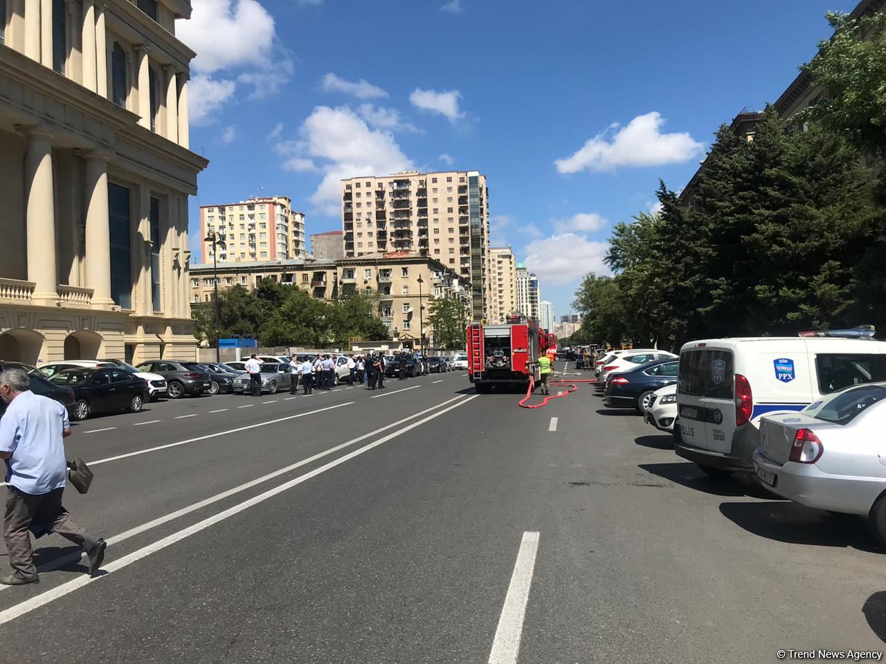 В здании министерства юстиции Азербайджана произошло возгорание (ФОТО)