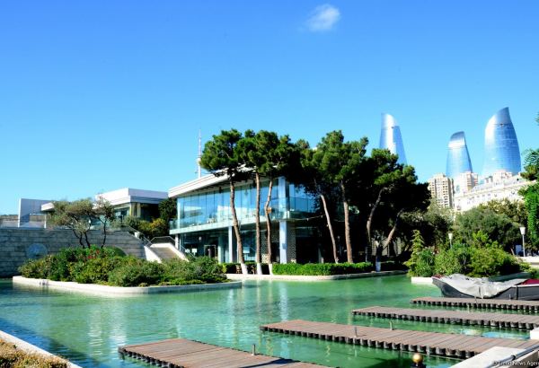 Сентябрьский Баку под настроение песни Софии Ротару… Вот и лето прошло, словно и не бывало (ФОТО)