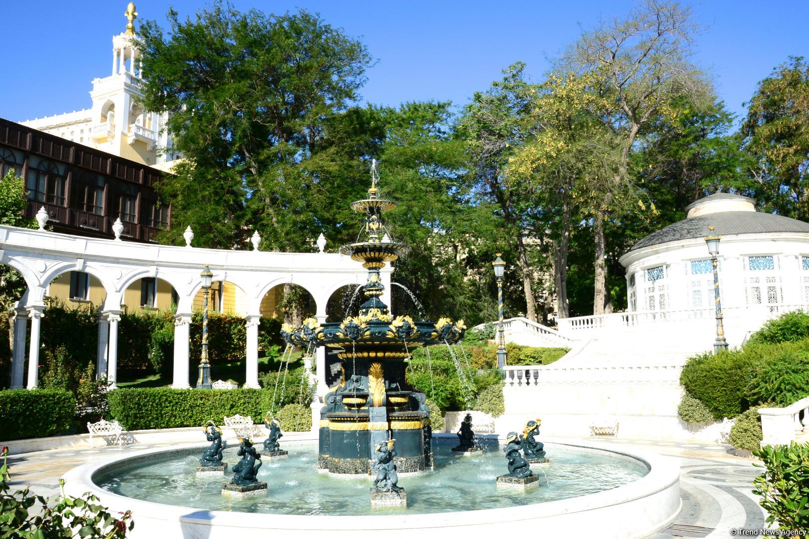 Сентябрьский Баку под настроение песни Софии Ротару… Вот и лето прошло, словно и не бывало (ФОТО)