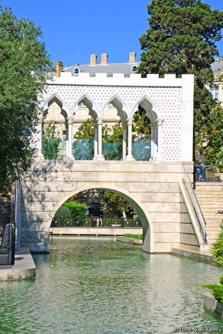 Сентябрьский Баку под настроение песни Софии Ротару… Вот и лето прошло, словно и не бывало (ФОТО)