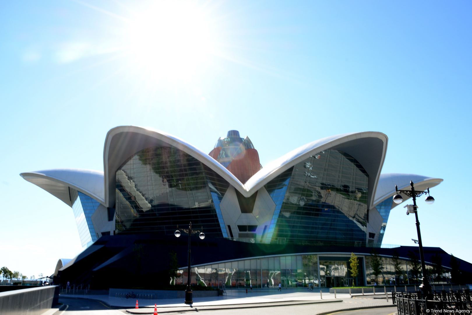 Сентябрьский Баку под настроение песни Софии Ротару… Вот и лето прошло, словно и не бывало (ФОТО)