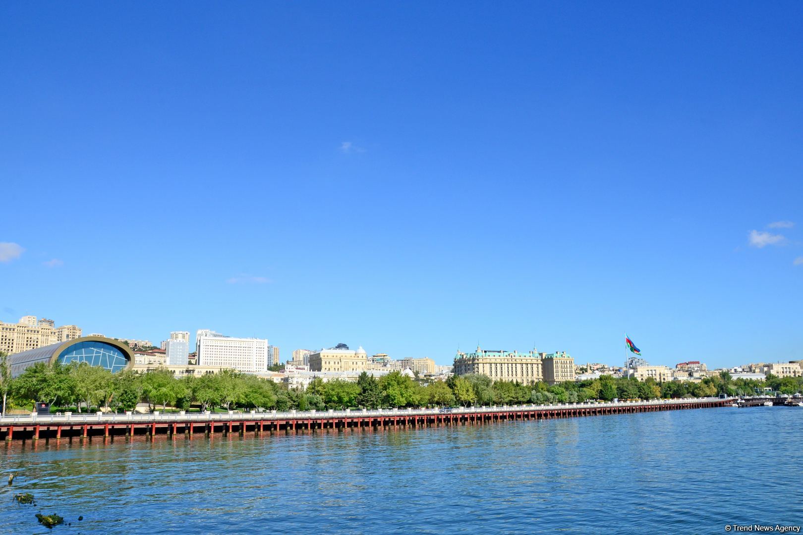 Сентябрьский Баку под настроение песни Софии Ротару… Вот и лето прошло, словно и не бывало (ФОТО)