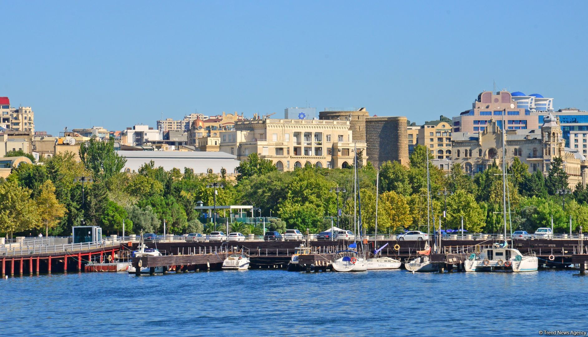 Сентябрьский Баку под настроение песни Софии Ротару… Вот и лето прошло, словно и не бывало (ФОТО)