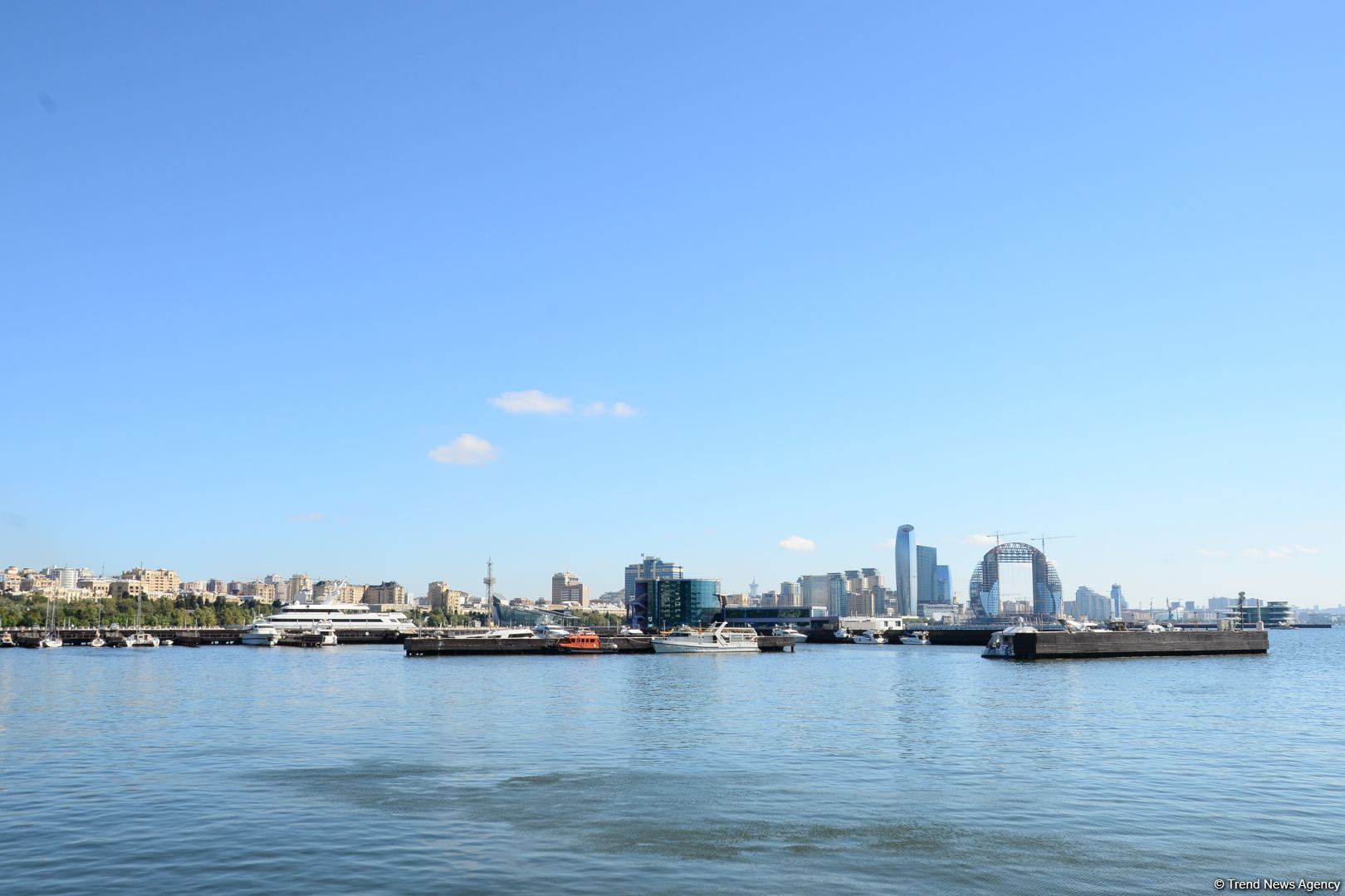 Сентябрьский Баку под настроение песни Софии Ротару… Вот и лето прошло, словно и не бывало (ФОТО)