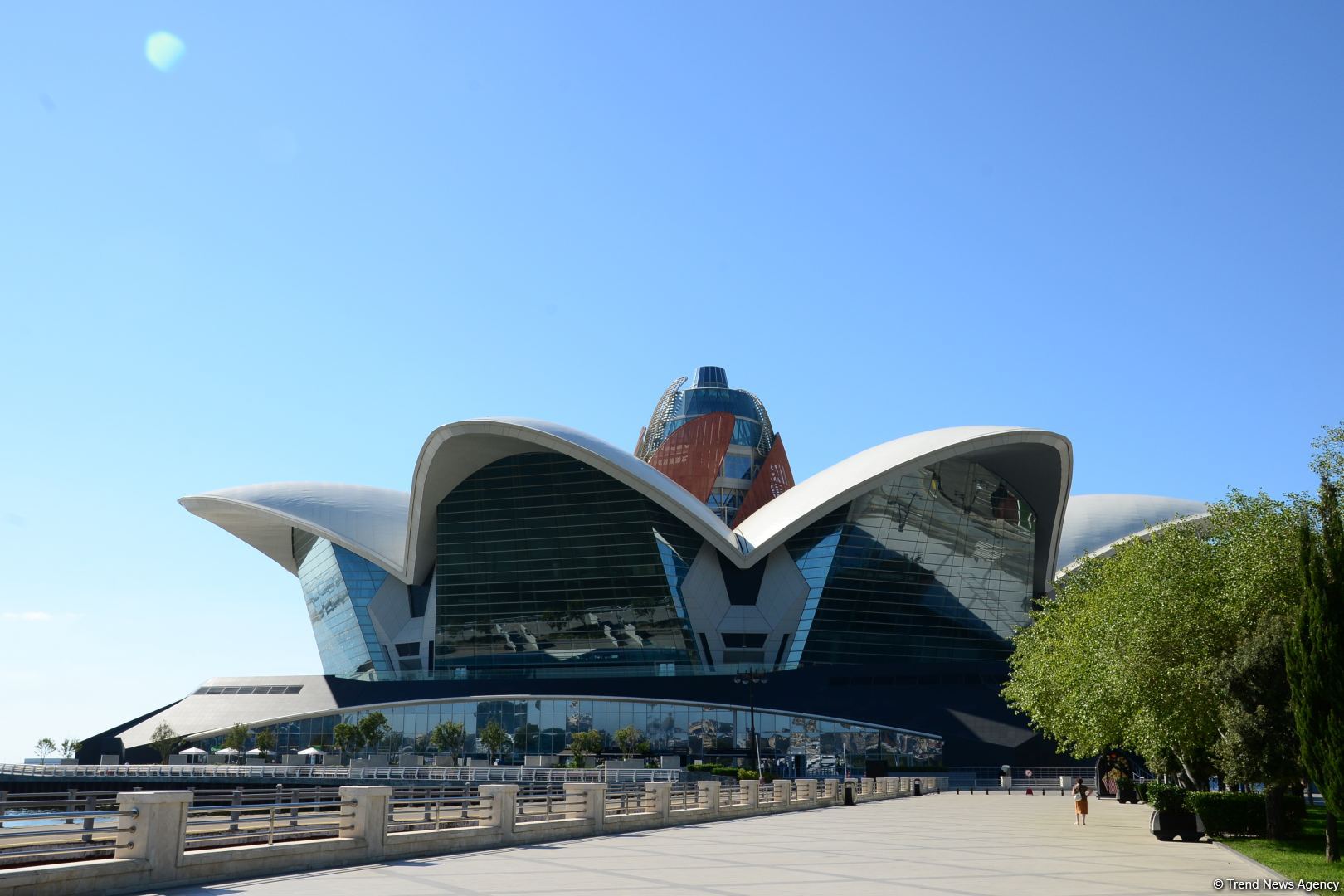 Сентябрьский Баку под настроение песни Софии Ротару… Вот и лето прошло, словно и не бывало (ФОТО)