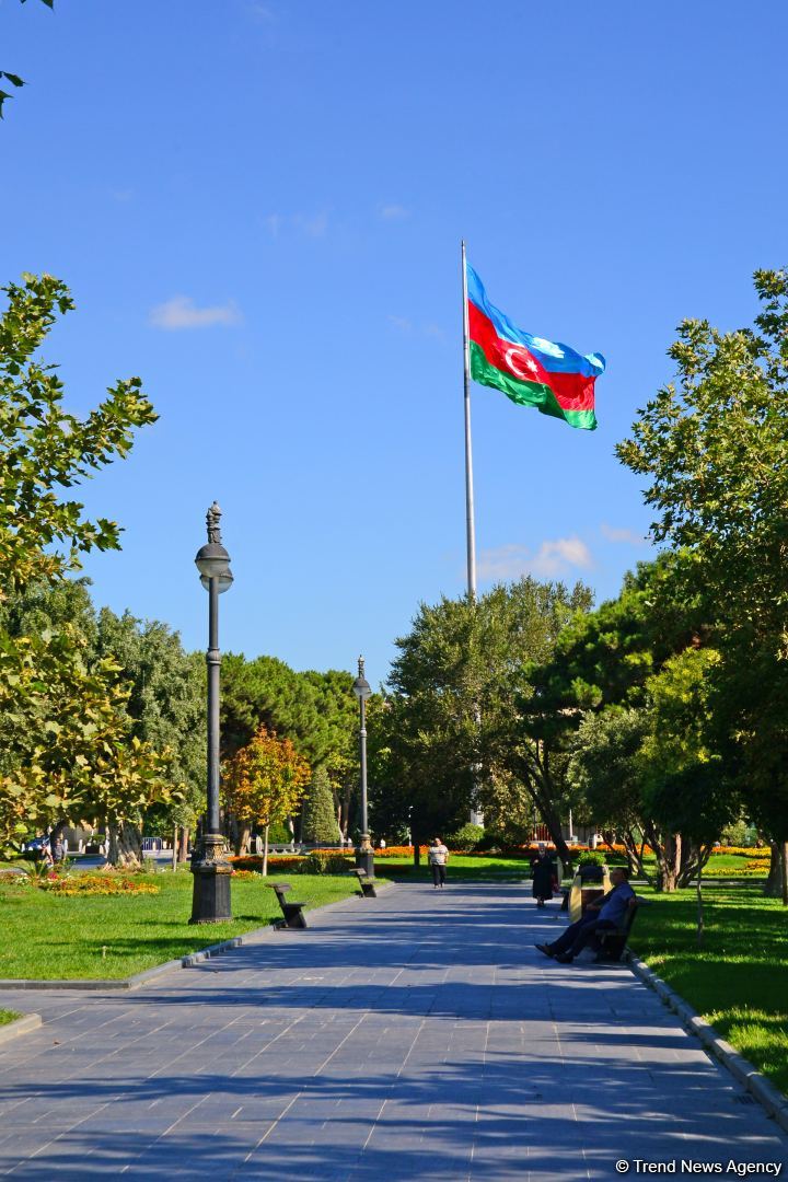 Сентябрьский Баку под настроение песни Софии Ротару… Вот и лето прошло, словно и не бывало (ФОТО)