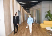 Президент Ильхам Алиев и Первая леди Мехрибан Алиева приняли участие в открытии после капитального ремонта Детской школы искусств в Баку (ФОТО)