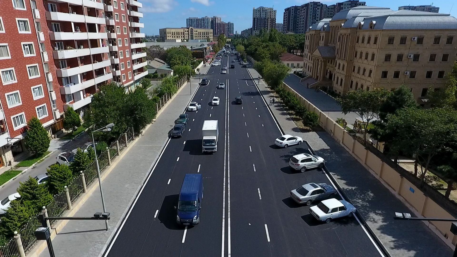 В Баку реконструирована улица Алияра Алиева (ФОТО)