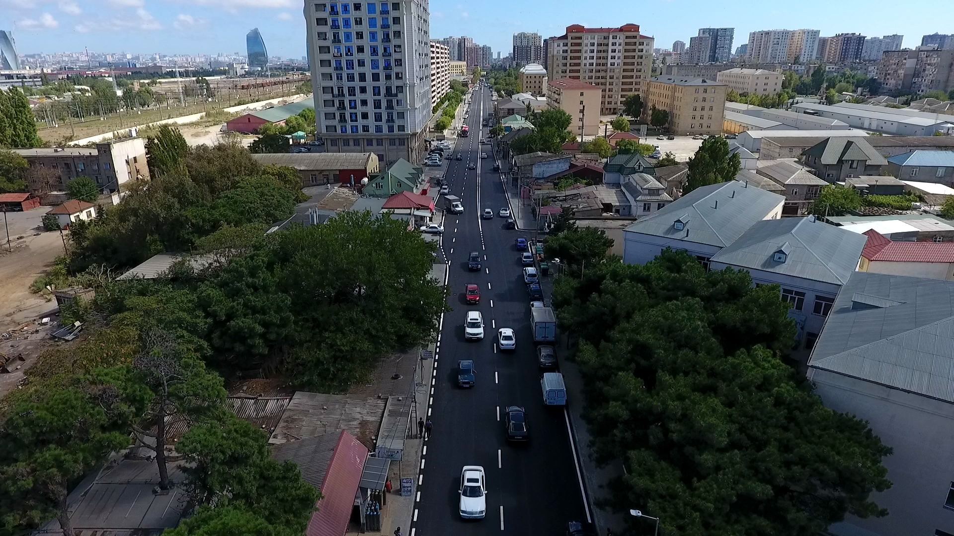 В Баку реконструирована улица Алияра Алиева (ФОТО)
