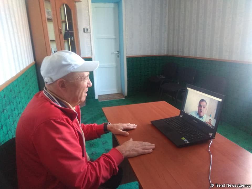 Депутат Арзу Нагиев провел онлайн-прием избирателей (ФОТО)