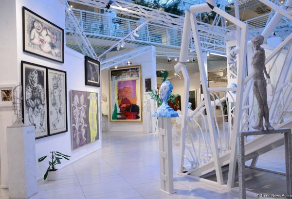 Увлекательное путешествие по Музею современного искусства в Баку (ФОТОРЕПОРТАЖ)