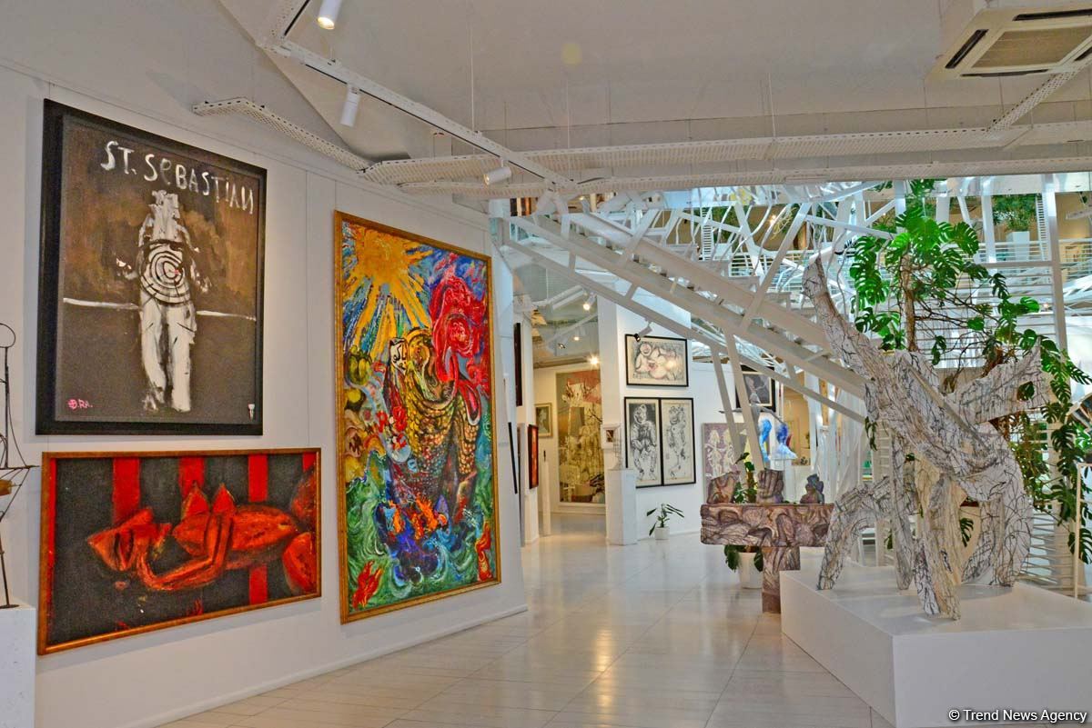 Увлекательное путешествие по Музею современного искусства в Баку (ФОТОРЕПОРТАЖ)