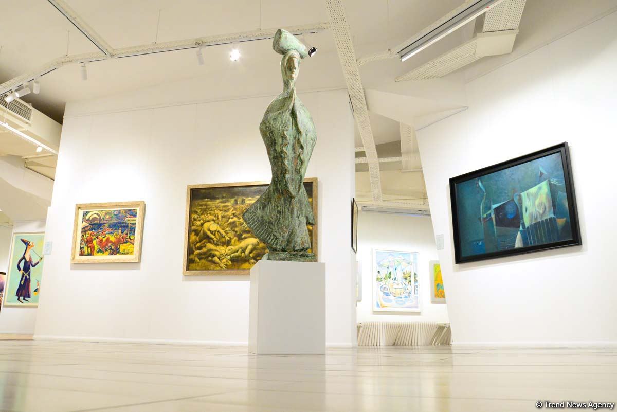 Увлекательное путешествие по Музею современного искусства в Баку (ФОТОРЕПОРТАЖ)