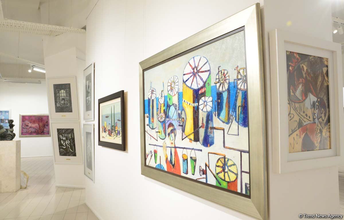 Увлекательное путешествие по Музею современного искусства в Баку (ФОТОРЕПОРТАЖ)