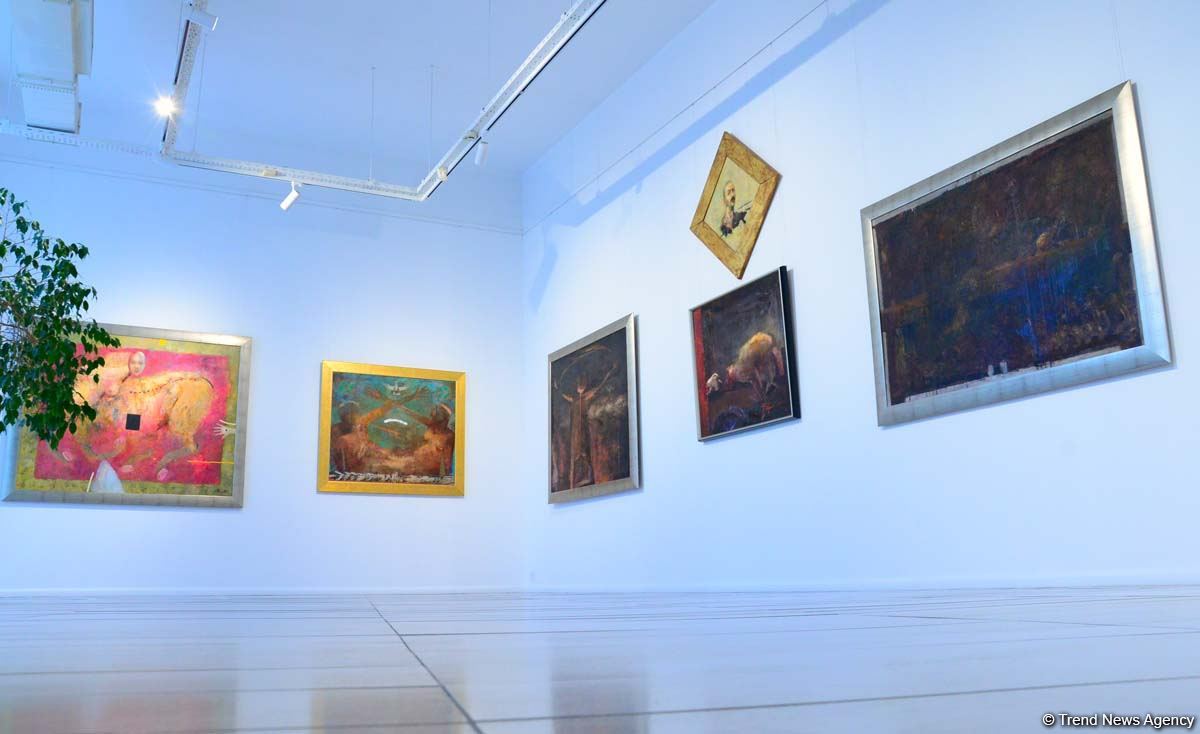 Увлекательное путешествие по Музею современного искусства в Баку (ФОТОРЕПОРТАЖ)