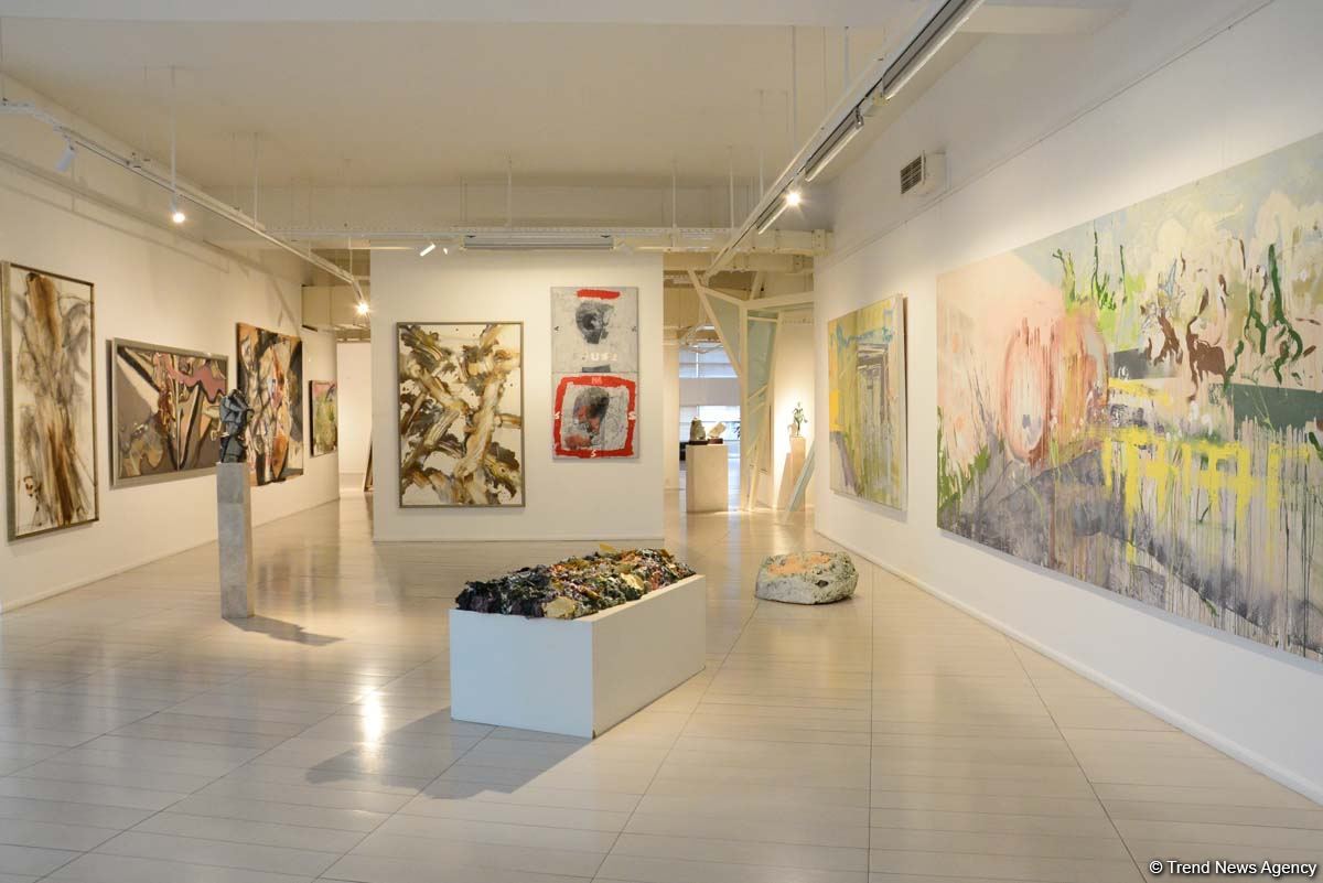 Увлекательное путешествие по Музею современного искусства в Баку (ФОТОРЕПОРТАЖ)