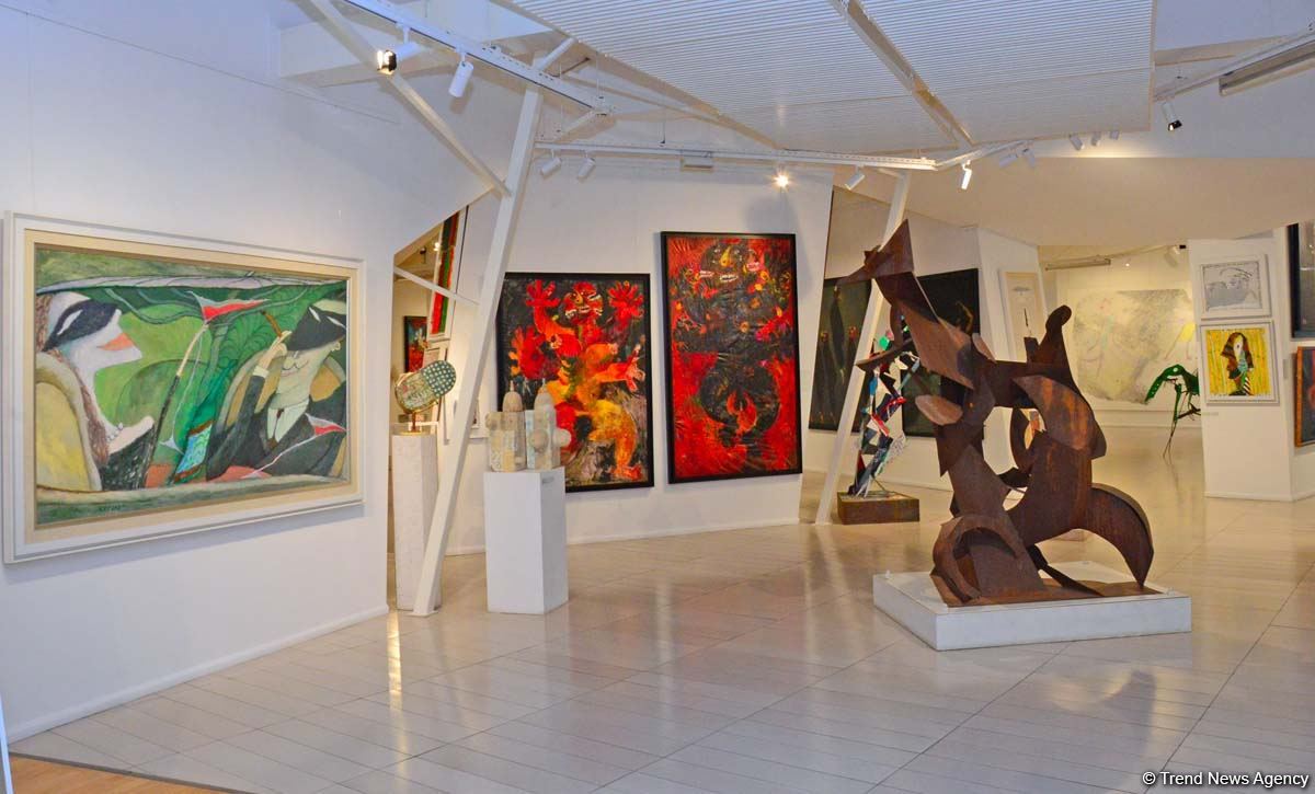 Увлекательное путешествие по Музею современного искусства в Баку (ФОТОРЕПОРТАЖ)