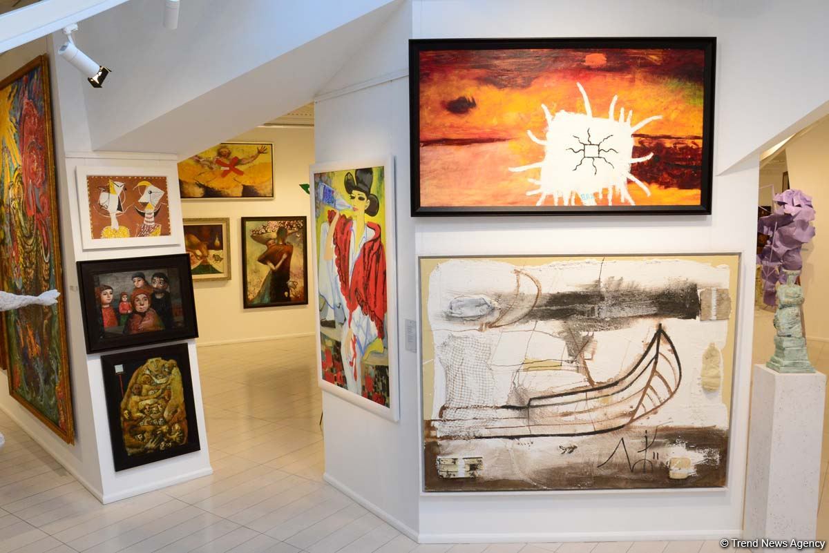 Увлекательное путешествие по Музею современного искусства в Баку (ФОТОРЕПОРТАЖ)