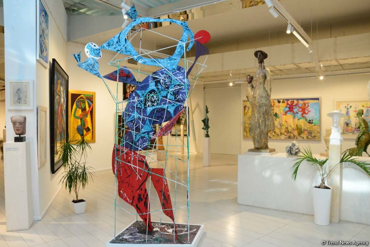 Увлекательное путешествие по Музею современного искусства в Баку (ФОТОРЕПОРТАЖ)