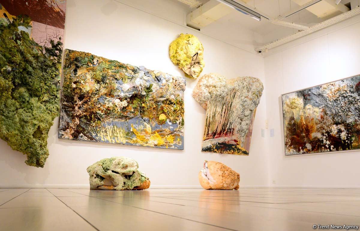 Увлекательное путешествие по Музею современного искусства в Баку (ФОТОРЕПОРТАЖ)