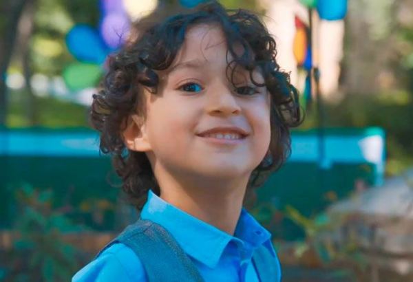 С новым учебным годом! Поздравление из фильма "Приключения Электроника" на азербайджанском языке (ВИДЕО)