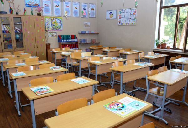 В результате ударов противника в Азербайджане пострадали 9 школ