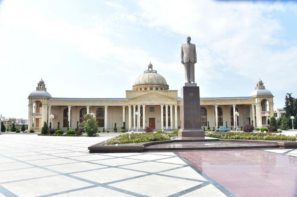 Фондом Гейдара Алиева сдаются в эксплуатацию 62 учебных заведения - 
В Гяндже, Самухе и Уджаре состоялось открытие построенных и реконструированных учебных заведений (ФОТО)