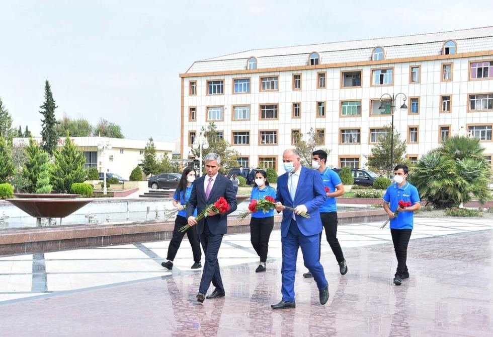 Фондом Гейдара Алиева сдаются в эксплуатацию 62 учебных заведения - 
В Гяндже, Самухе и Уджаре состоялось открытие построенных и реконструированных учебных заведений (ФОТО)