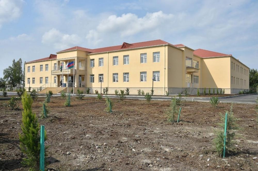 Фондом Гейдара Алиева сдаются в эксплуатацию 62 учебных заведения - 
В Гяндже, Самухе и Уджаре состоялось открытие построенных и реконструированных учебных заведений (ФОТО)