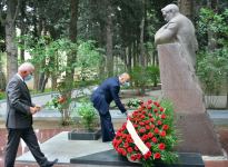 В Баку почтили память Узеира Гаджибейли и Муслима Магомаева (ФОТО)