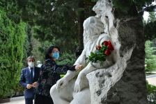 В Баку почтили память Узеира Гаджибейли и Муслима Магомаева (ФОТО)