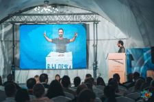 Азербайджанская команда "Сборная телевизионных ведущих"  вышла в полуфинал Российской лиги КВН (ФОТО)