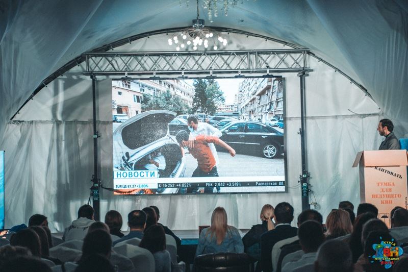 Азербайджанская команда "Сборная телевизионных ведущих"  вышла в полуфинал Российской лиги КВН (ФОТО)