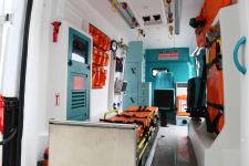 Президент Ильхам Алиев и Первая леди Мехрибан Алиева ознакомились с доставленными в Азербайджан новыми автомобилями скорой медицинской помощи (ФОТО)