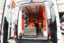 Президент Ильхам Алиев и Первая леди Мехрибан Алиева ознакомились с доставленными в Азербайджан новыми автомобилями скорой медицинской помощи (ФОТО)