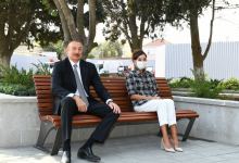 Президент Ильхам Алиев и первая леди Мехрибан Алиева ознакомились с работами по благоустройству, проведенными в поселке Балаханы (ФОТО)