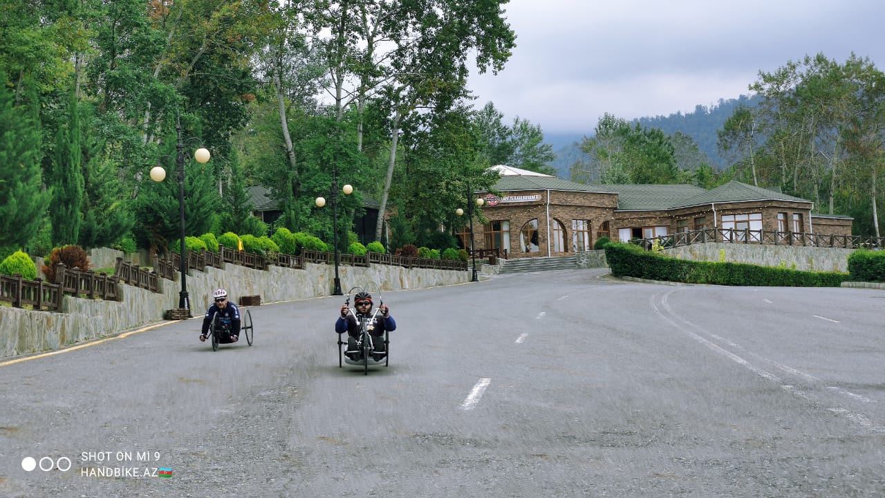 "Железные друзья"  азербайджанцев  - велоспорт в живописной Габале (ФОТО)
