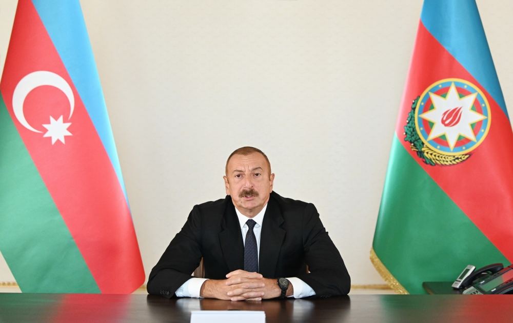 Президент Ильхам Алиев: Азербайджанская армия в настоящее время подвергает обстрелу, наносит удары по военным позициям врага