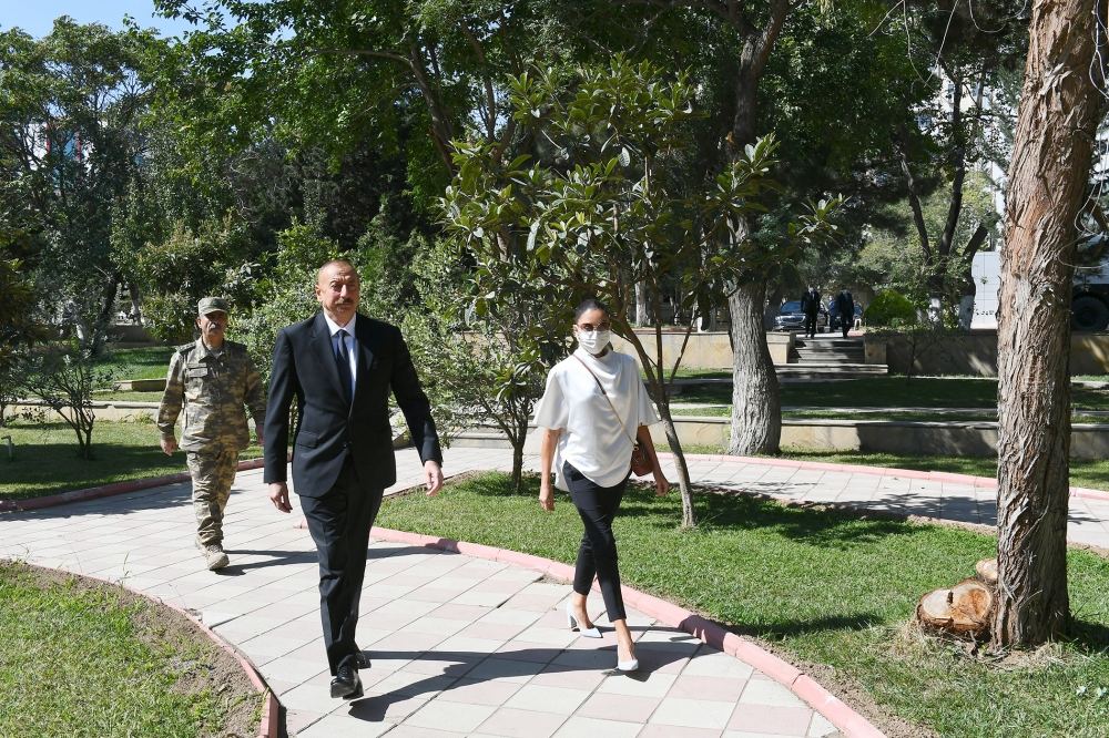 Хроника Победы (30.09.2020): Президент Ильхам Алиев и Первая леди Мехрибан Алиева встретились с ранеными военнослужащими, лечащимися в Центральном военном клиническом госпитале минобороны (ФОТО/ВИДЕО)