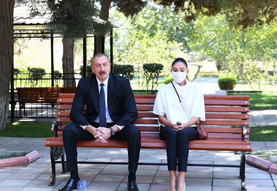 Хроника Победы (30.09.2020): Президент Ильхам Алиев и Первая леди Мехрибан Алиева встретились с ранеными военнослужащими, лечащимися в Центральном военном клиническом госпитале минобороны (ФОТО/ВИДЕО)