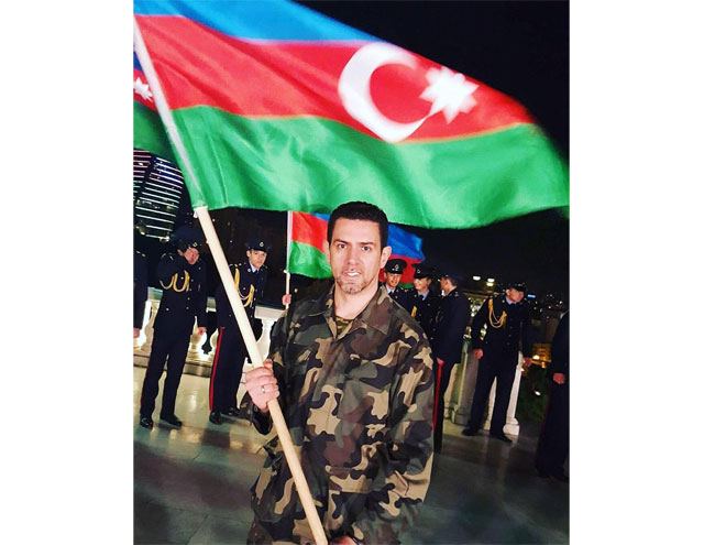 Ночной ракетный обстрел спящих мирных граждан - истинное лицо армянских фашистов – уроженец Гянджи, солист АзТВ Фуад Мусаев