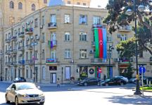 Баку украшен трехцветным флагом Азербайджана (ФОТОСЕССИЯ)